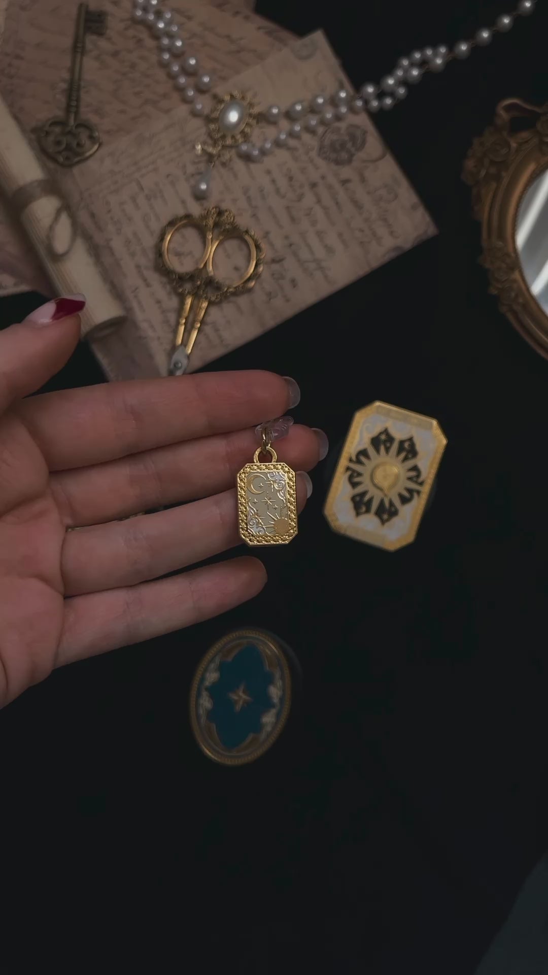 Sun & Moon - Dust Plug